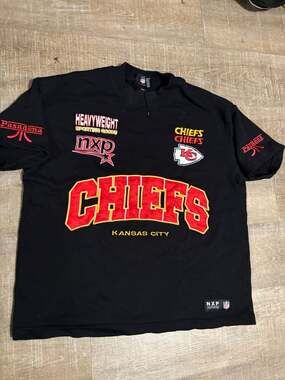 Nena and Pasadena x NFL Kansas City Chiefs Heavyweight Graphic T-Shirt